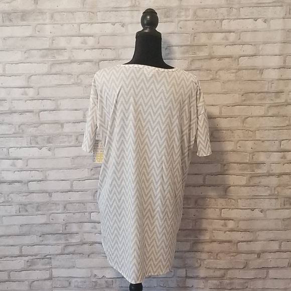 NWT LuLaRoe Gray and White Chevron Irma - Picture 3 of 5